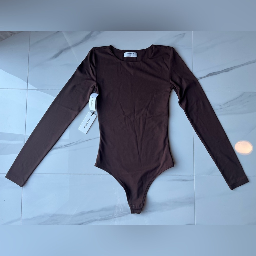 *BRAND NEW* Aritzia Babaton Contour Crew Longsleeve Bodysuit